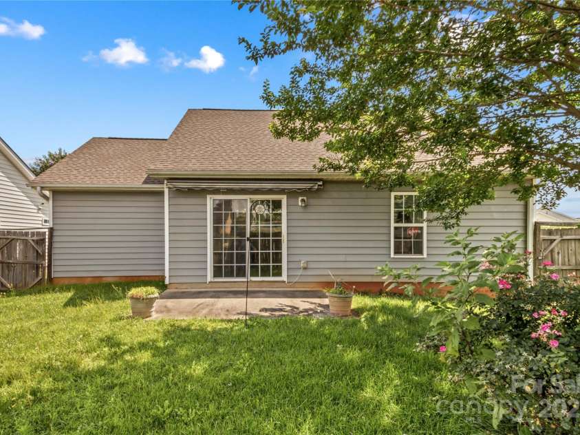 2022 Wexford Way, Statesville, NC 28625.  MLS# CAR4277312, YatesRealty ID 26804. 