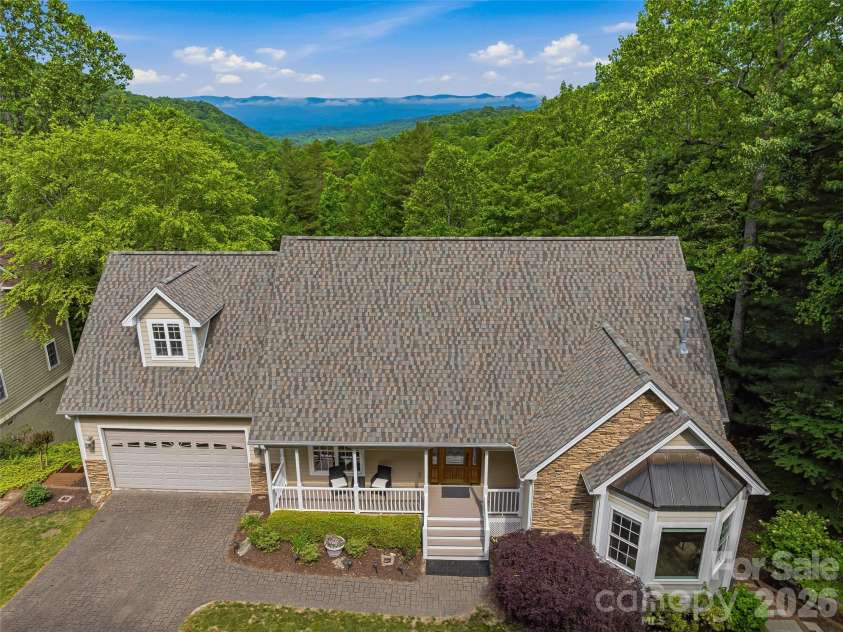 115 Flameleaf Lane, Laurel Park, NC 28739.  MLS# CAR4385424, YatesRealty ID 26805. 