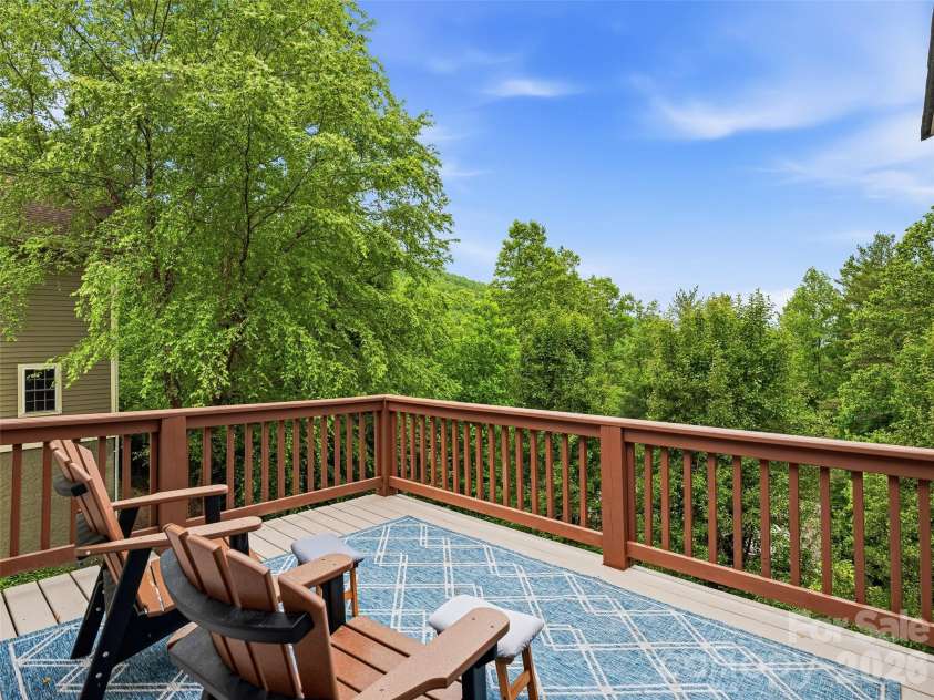 115 Flameleaf Lane, Laurel Park, NC 28739.  MLS# CAR4385424, YatesRealty ID 26805. 