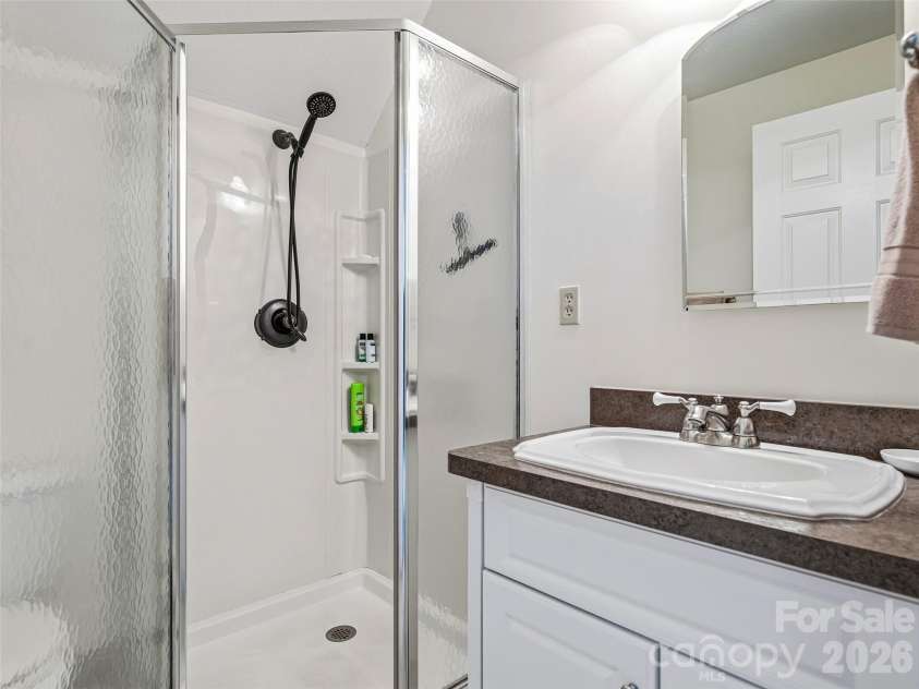 115 Flameleaf Lane, Laurel Park, NC 28739.  MLS# CAR4385424, YatesRealty ID 26805. 