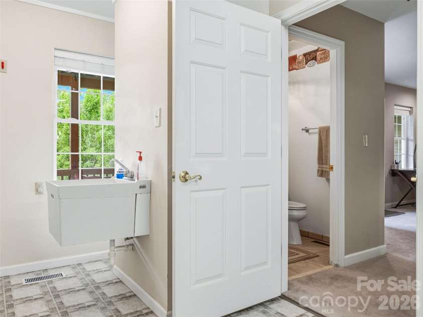 115 Flameleaf Lane, Laurel Park, NC 28739.  MLS# CAR4385424, YatesRealty ID 26805. 