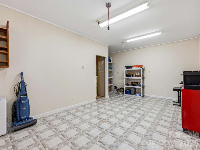 115 Flameleaf Lane, Laurel Park, NC 28739.  MLS# CAR4385424, YatesRealty ID 26805. 