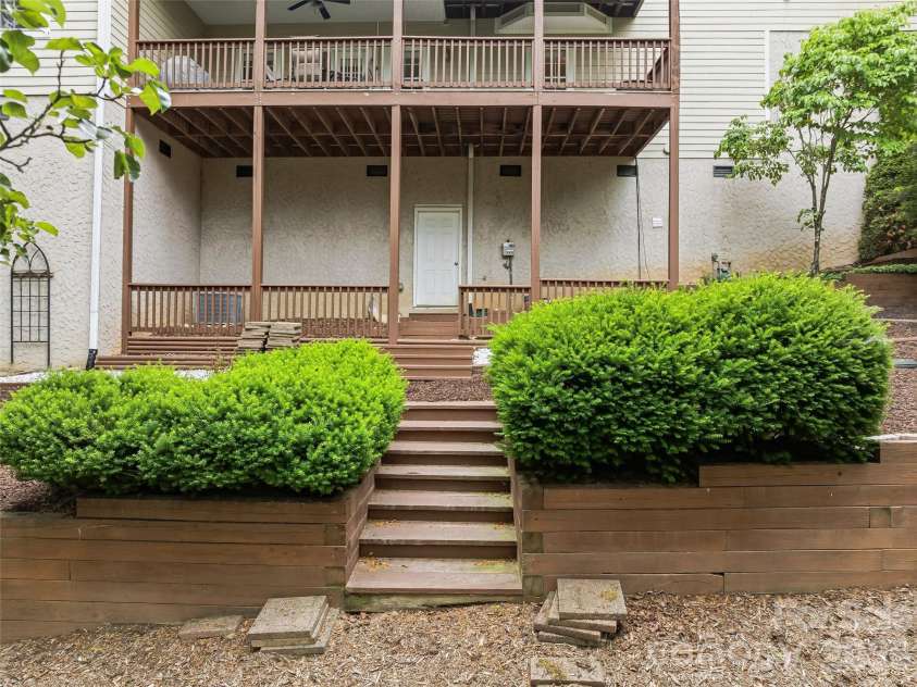 115 Flameleaf Lane, Laurel Park, NC 28739.  MLS# CAR4385424, YatesRealty ID 26805. 