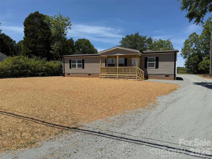 3932 Sunset Boulevard, Shelby, NC 28152.  MLS# CAR4379902, YatesRealty ID 26806. 