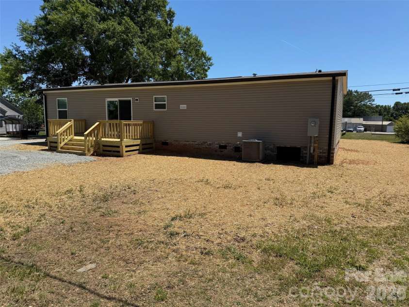 3932 Sunset Boulevard, Shelby, NC 28152.  MLS# CAR4379902, YatesRealty ID 26806. 