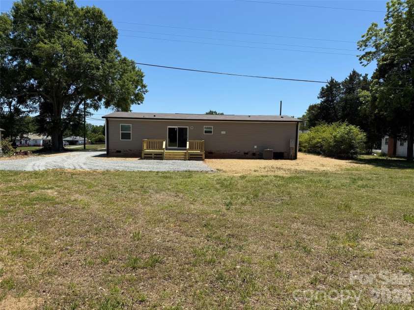 3932 Sunset Boulevard, Shelby, NC 28152.  MLS# CAR4379902, YatesRealty ID 26806. 