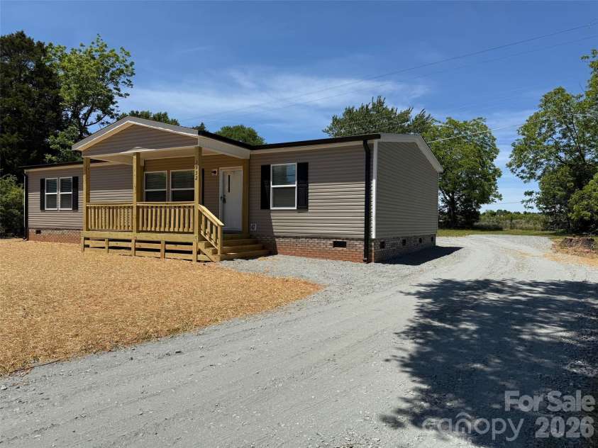 3932 Sunset Boulevard, Shelby, NC 28152.  MLS# CAR4379902, YatesRealty ID 26806. 