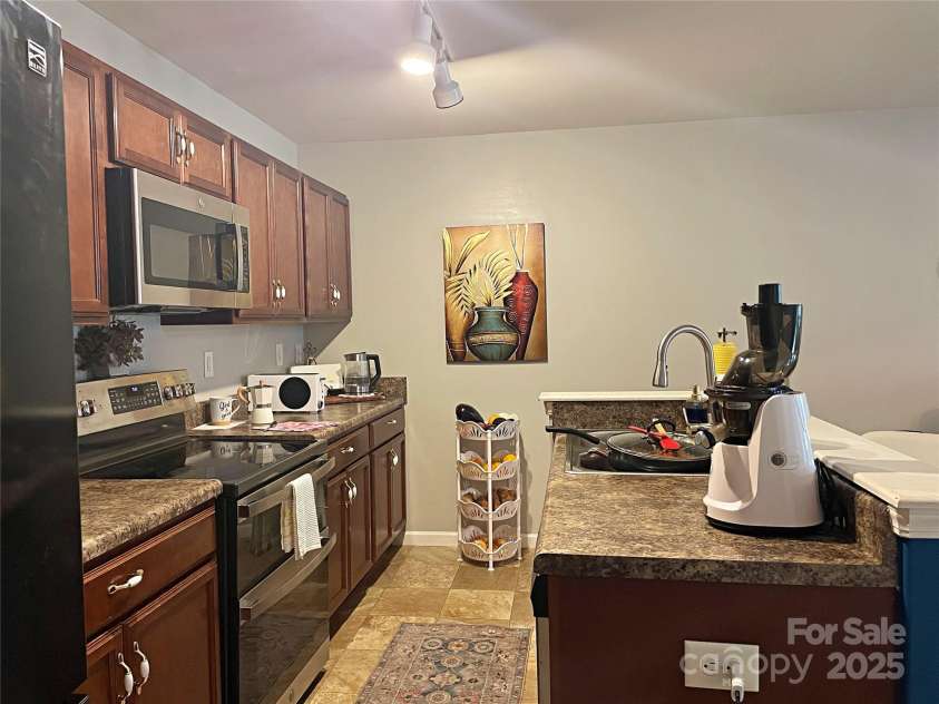 9608 Brackenview Court, Charlotte, NC 28214.  MLS# CAR4272787, YatesRealty ID 26807. 