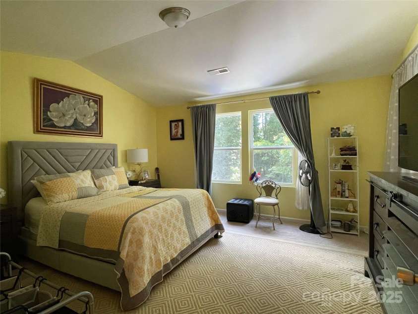 9608 Brackenview Court, Charlotte, NC 28214.  MLS# CAR4272787, YatesRealty ID 26807. 
