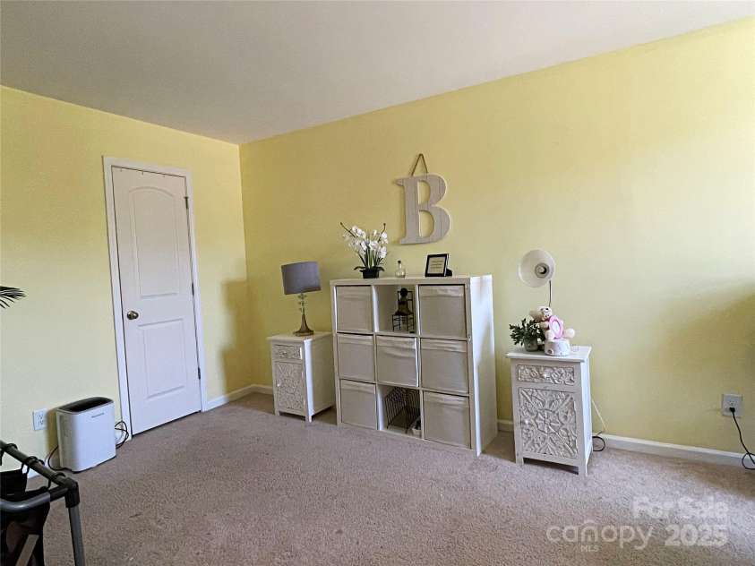 9608 Brackenview Court, Charlotte, NC 28214.  MLS# CAR4272787, YatesRealty ID 26807. 