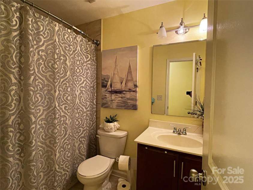 9608 Brackenview Court, Charlotte, NC 28214.  MLS# CAR4272787, YatesRealty ID 26807. 