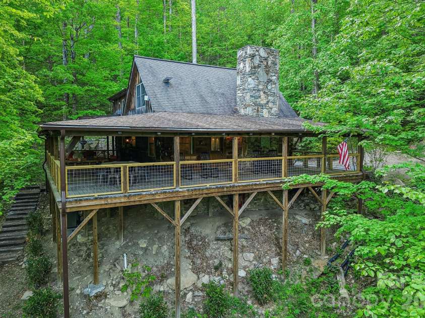 47 Lo Cove, Maggie Valley, NC 28751.  MLS# CAR4374472, YatesRealty ID 26808. 