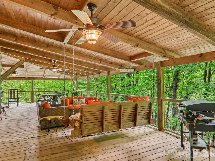 47 Lo Cove, Maggie Valley, NC 28751.  MLS# CAR4374472, YatesRealty ID 26808. 