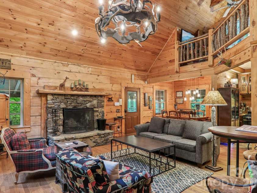47 Lo Cove, Maggie Valley, NC 28751.  MLS# CAR4374472, YatesRealty ID 26808. 