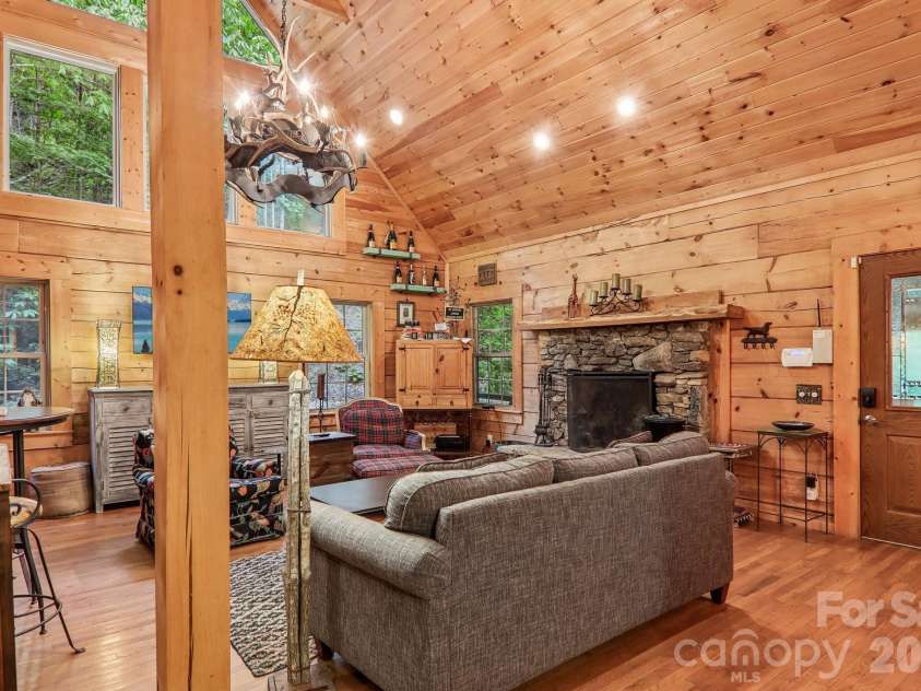 47 Lo Cove, Maggie Valley, NC 28751.  MLS# CAR4374472, YatesRealty ID 26808. 