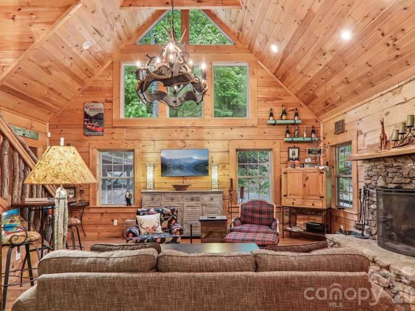 47 Lo Cove, Maggie Valley, NC 28751.  MLS# CAR4374472, YatesRealty ID 26808. 