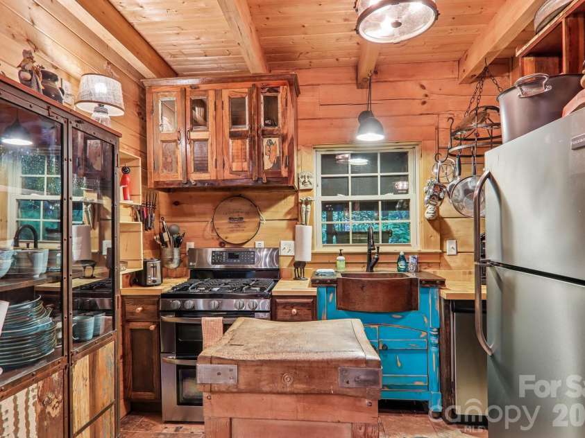 47 Lo Cove, Maggie Valley, NC 28751.  MLS# CAR4374472, YatesRealty ID 26808. 