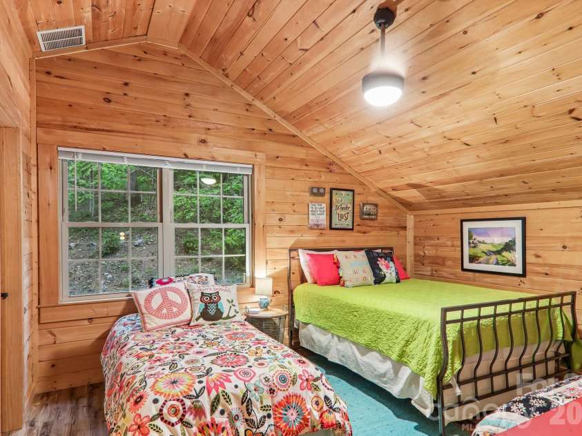 47 Lo Cove, Maggie Valley, NC 28751.  MLS# CAR4374472, YatesRealty ID 26808. 