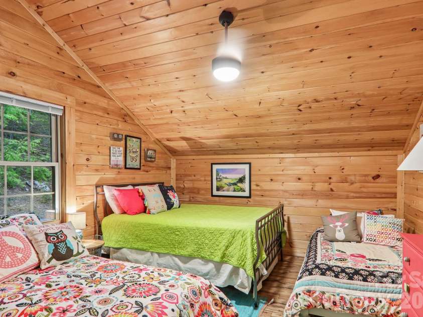 47 Lo Cove, Maggie Valley, NC 28751.  MLS# CAR4374472, YatesRealty ID 26808. 