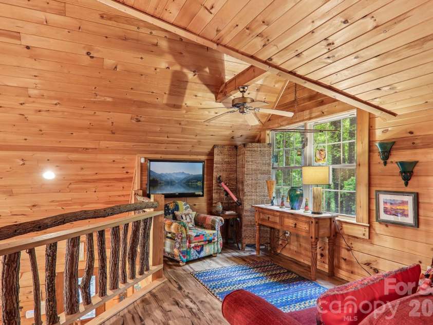 47 Lo Cove, Maggie Valley, NC 28751.  MLS# CAR4374472, YatesRealty ID 26808. 