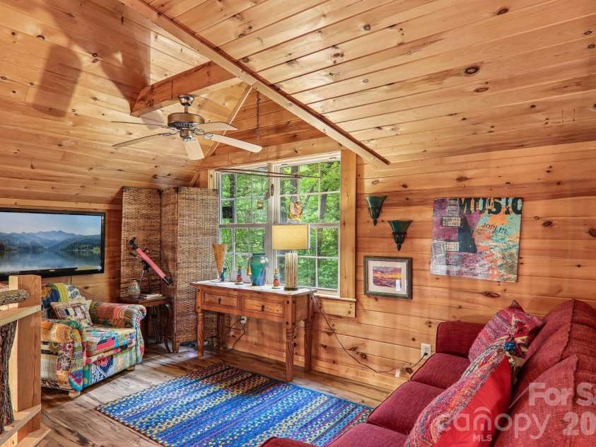 47 Lo Cove, Maggie Valley, NC 28751.  MLS# CAR4374472, YatesRealty ID 26808. 