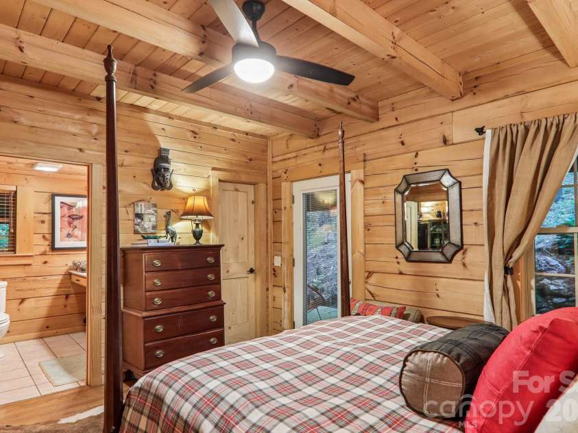 47 Lo Cove, Maggie Valley, NC 28751.  MLS# CAR4374472, YatesRealty ID 26808. 