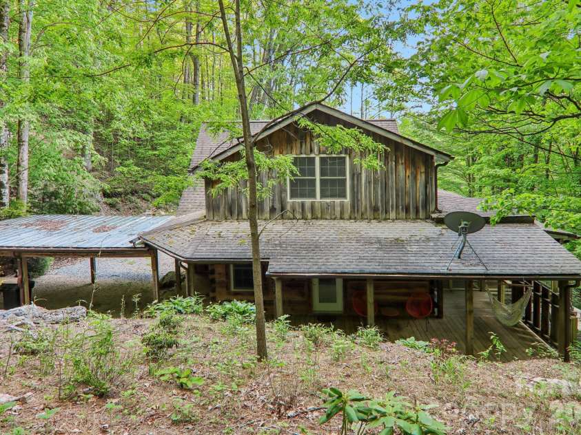 47 Lo Cove, Maggie Valley, NC 28751.  MLS# CAR4374472, YatesRealty ID 26808. 