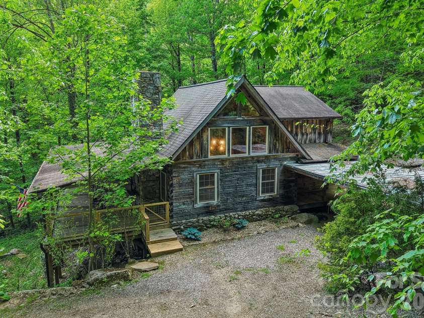 47 Lo Cove, Maggie Valley, NC 28751.  MLS# CAR4374472, YatesRealty ID 26808. 
