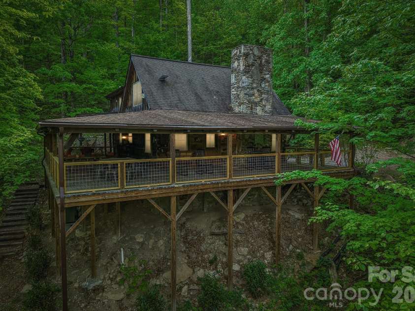 47 Lo Cove, Maggie Valley, NC 28751.  MLS# CAR4374472, YatesRealty ID 26808. 