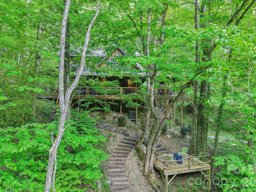 47 Lo Cove, Maggie Valley, NC 28751.  MLS# CAR4374472, YatesRealty ID 26808. 