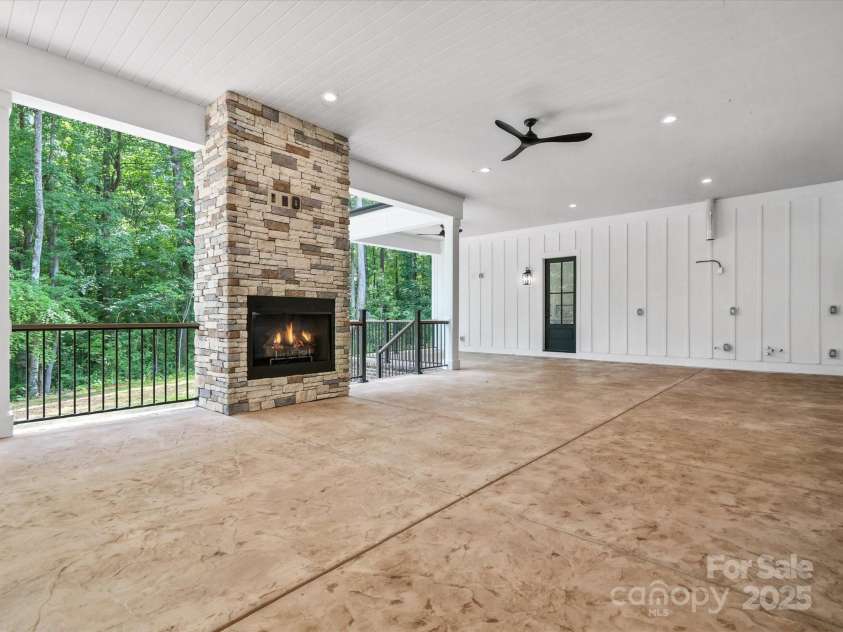950 Nauvasse Trail, Fort Mill, SC 29715.  MLS# CAR4280299, YatesRealty ID 26808. Back Porch