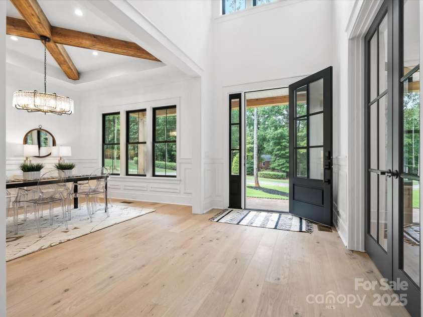 950 Nauvasse Trail, Fort Mill, SC 29715.  MLS# CAR4280299, YatesRealty ID 26808. Entry/Foyer