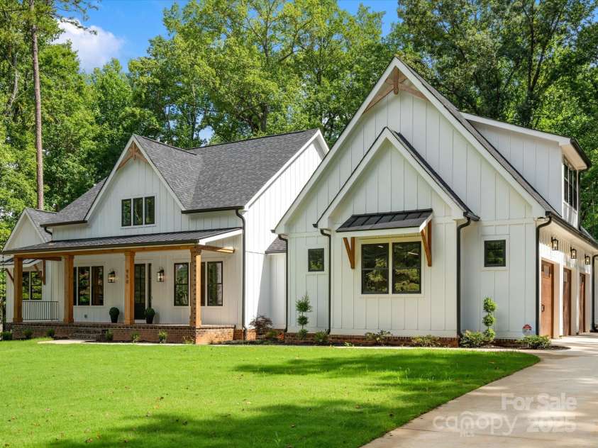 950 Nauvasse Trail, Fort Mill, SC 29715.  MLS# CAR4280299, YatesRealty ID 26808. Front of Home