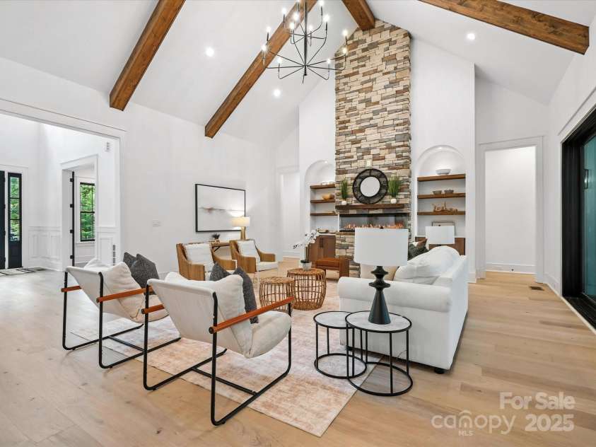 950 Nauvasse Trail, Fort Mill, SC 29715.  MLS# CAR4280299, YatesRealty ID 26808. Great Room