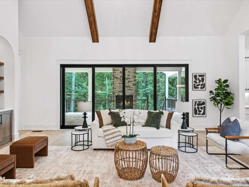 950 Nauvasse Trail, Fort Mill, SC 29715.  MLS# CAR4280299, YatesRealty ID 26808. Great Room