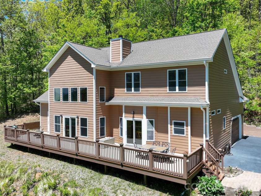 1033 Presidential Drive, Waynesville, NC 28786.  MLS# CAR4372140, YatesRealty ID 26809. 