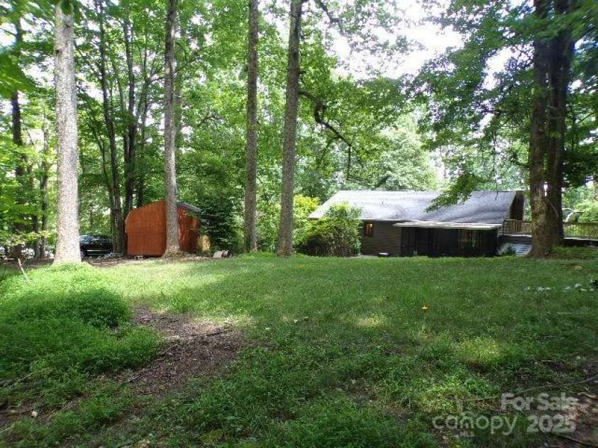 140 Beechwood Circle, Laurel Park, NC 28739.  MLS# CAR4281220, YatesRealty ID 26809. Backyard