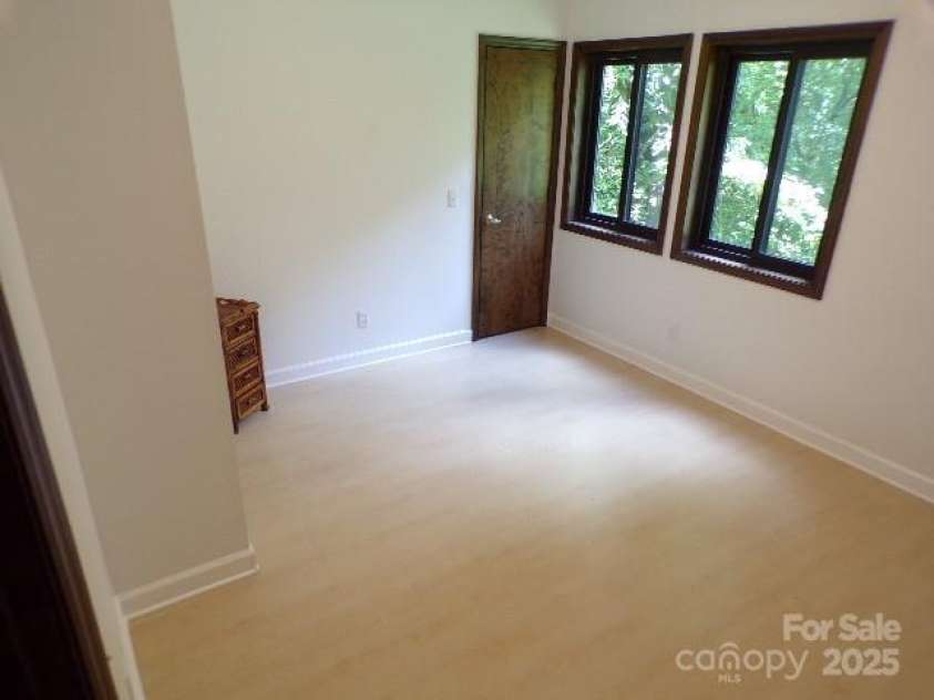 140 Beechwood Circle, Laurel Park, NC 28739.  MLS# CAR4281220, YatesRealty ID 26809. Bedroom