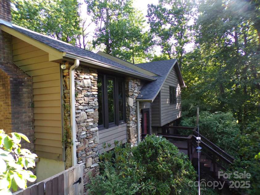140 Beechwood Circle, Laurel Park, NC 28739.  MLS# CAR4281220, YatesRealty ID 26809. Front side view