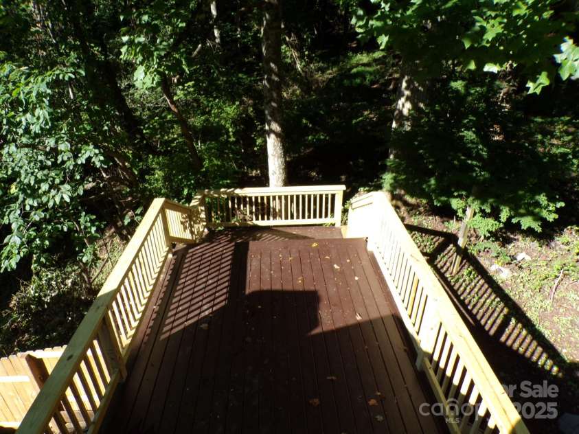 140 Beechwood Circle, Laurel Park, NC 28739.  MLS# CAR4281220, YatesRealty ID 26809. Observation deck