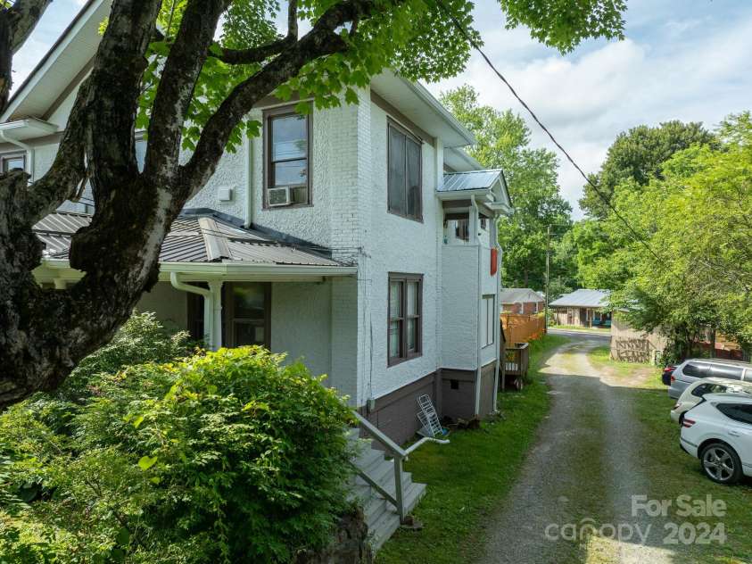 187 Jordan Street, Brevard, NC 28712.  MLS# CAR4152664, YatesRealty ID 2681. 