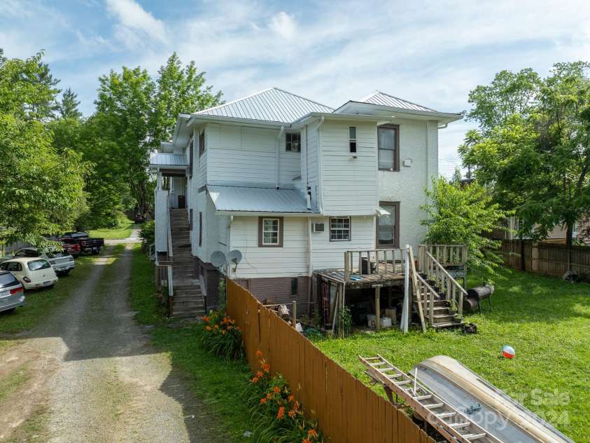 187 Jordan Street, Brevard, NC 28712.  MLS# CAR4152664, YatesRealty ID 2681. 