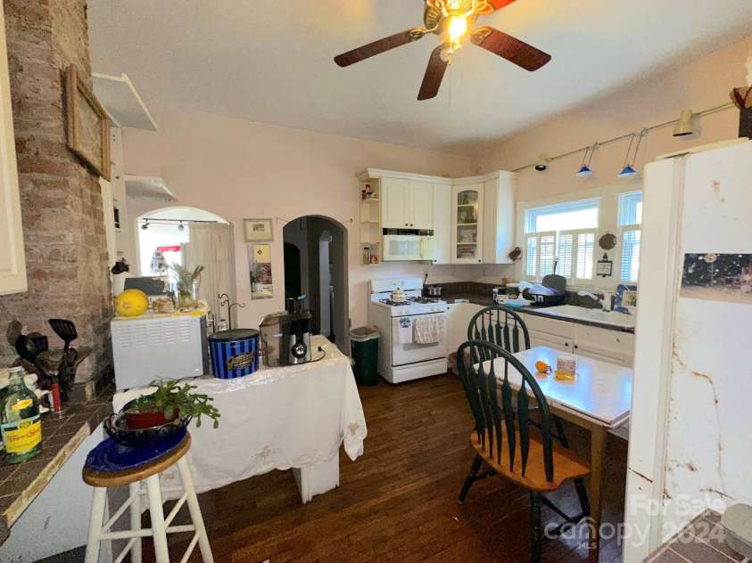 187 Jordan Street, Brevard, NC 28712.  MLS# CAR4152664, YatesRealty ID 2681. 