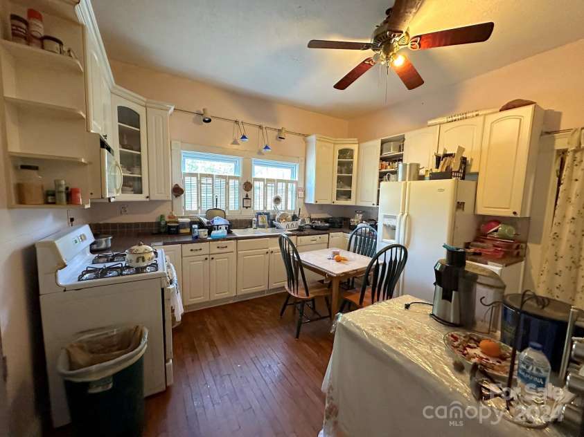 187 Jordan Street, Brevard, NC 28712.  MLS# CAR4152664, YatesRealty ID 2681. 