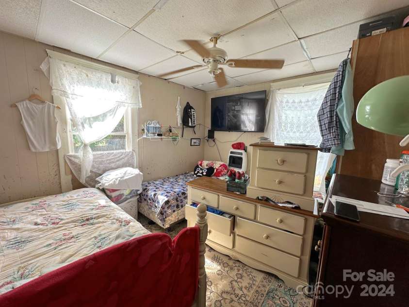 187 Jordan Street, Brevard, NC 28712.  MLS# CAR4152664, YatesRealty ID 2681. 