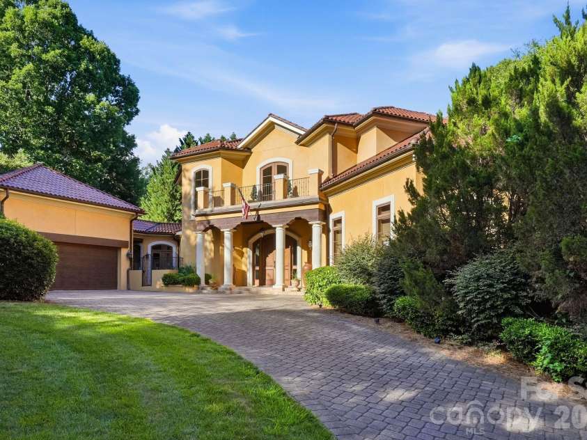 201 Brawley Harbor Place, Mooresville, NC 28117.  MLS# CAR4344555, YatesRealty ID 2681. 