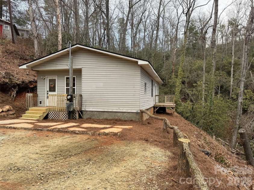 54 Big Bear Drive, Pisgah Forest, NC 28768.  MLS# CAR4339818, YatesRealty ID 2681. 