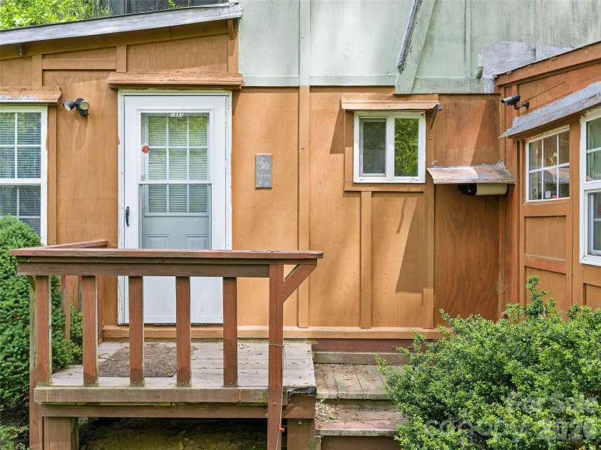 1331 Georges Fork Road, Burnsville, NC 28714.  MLS# CAR4381041, YatesRealty ID 26810. 