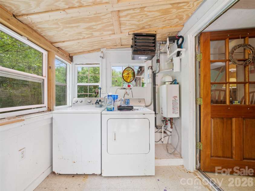 1331 Georges Fork Road, Burnsville, NC 28714.  MLS# CAR4381041, YatesRealty ID 26810. 