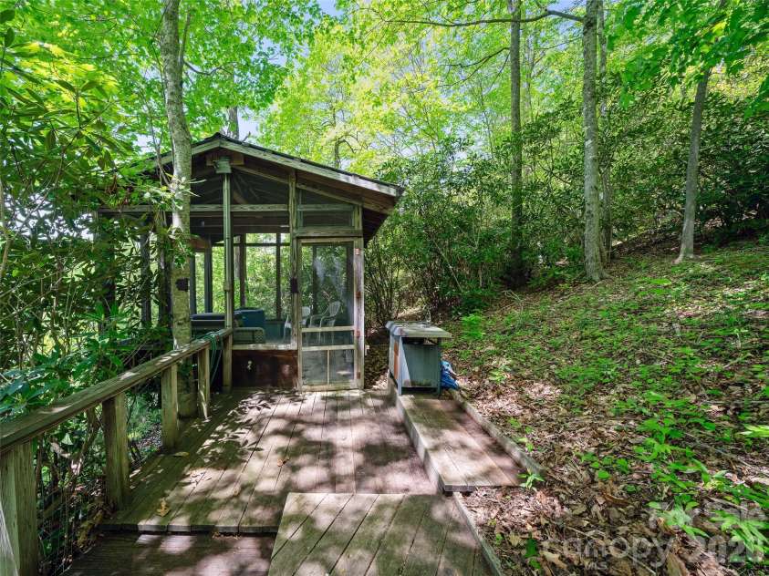 1331 Georges Fork Road, Burnsville, NC 28714.  MLS# CAR4381041, YatesRealty ID 26810. 